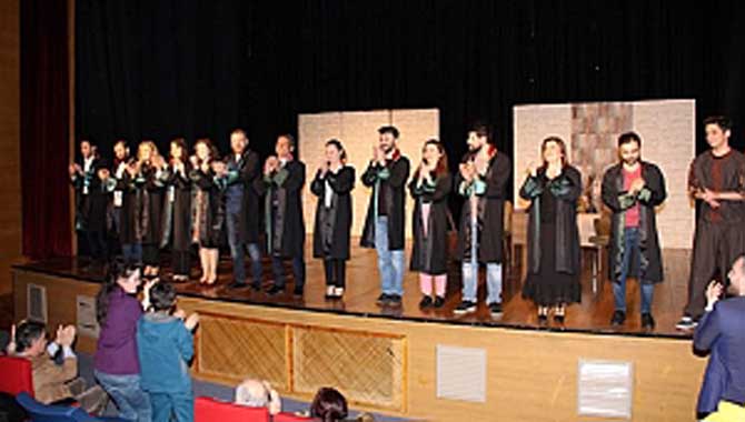 Bir Ceza Avukatının Anıları Büyük Beğeni İle İzlendi