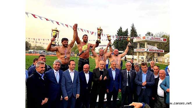 BİRER GÜN ARAYLA USTA ÇIRAK KÜRSÜDE HENDEKLİ PEHLİVANLAR İNDİ MEYDANE