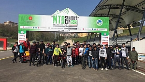 Genç sürücüler Ayçiçeği Bisiklet Vadisi'nde