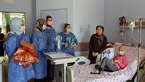 Hastanedeki Çocuklara 23 Nisan Ziyareti