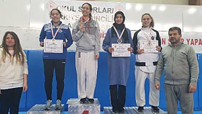 Hendek Şampiyonluğa Doymuyor