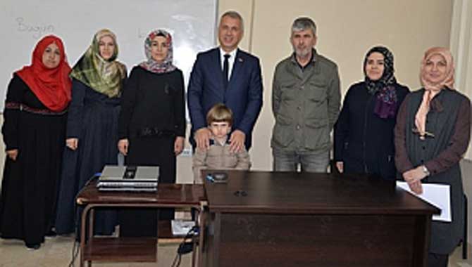 KURSİYERLER SERTİFİKALARINI ALDI