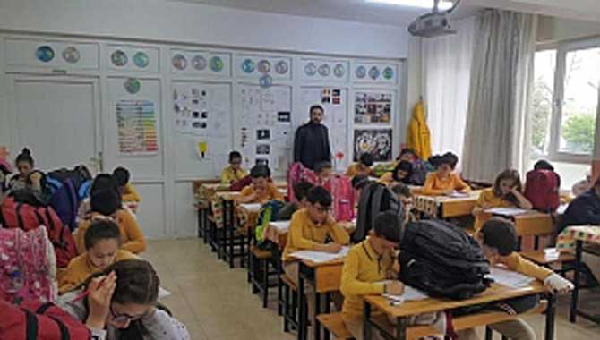 Öğrencilere Başarı İzleme Araştırması Sınavı Yapıldı