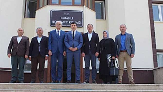 Özkaraman ve Meclis Üyelerindan Kaymakama Veda Ziyareti