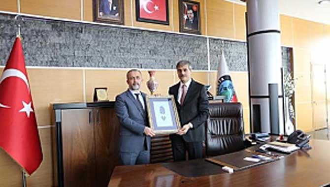 Rektör Savaşan’dan Başkan Alemdar’a Hayırlı Olsun Ziyareti