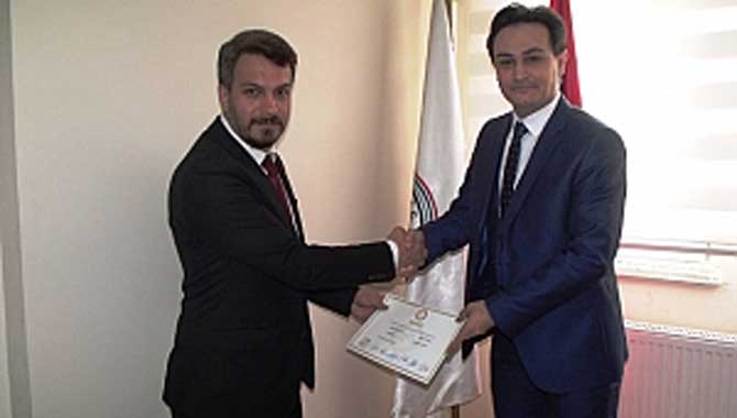 TARAKLI BELEDİYE BAŞKANI İBRAHİM PİLAVCI VE BELEDİYE MECLİS ÜYELERİ MAZBATALARINI ALDI