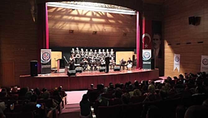 TÜRK SANAT MÜZİĞİ GECESİ COŞTURDU