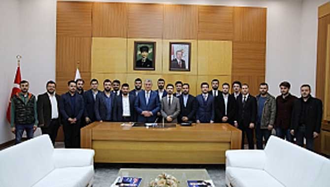 Ülkemizi Daha Müreffeh Yarınlara Taşıyacak Olan Gençlerdir