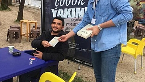 Üniversite Öğrencilerine Kitap Hediyesi