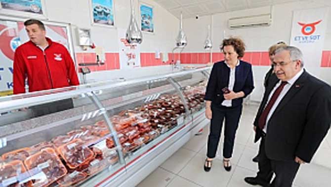 Vali Nayir Et ve Süt Kurumu Tesislerinde İncelemelerde Bulundu