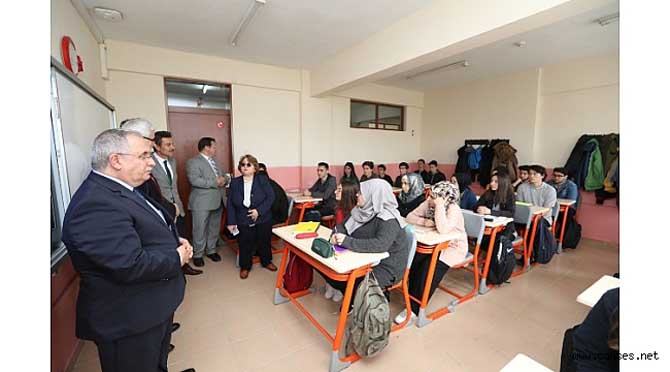 Vali Nayir Güneşler Anadolu Lisesini Ziyaret Etti