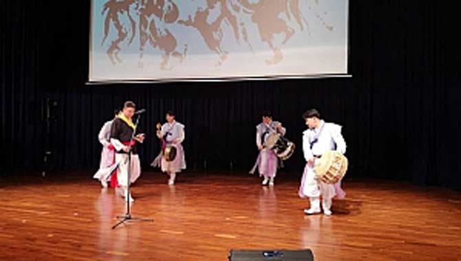 Vali Nayir Kore Geleneksel Müzik ve Dans Gösterisi Programına Katıldı