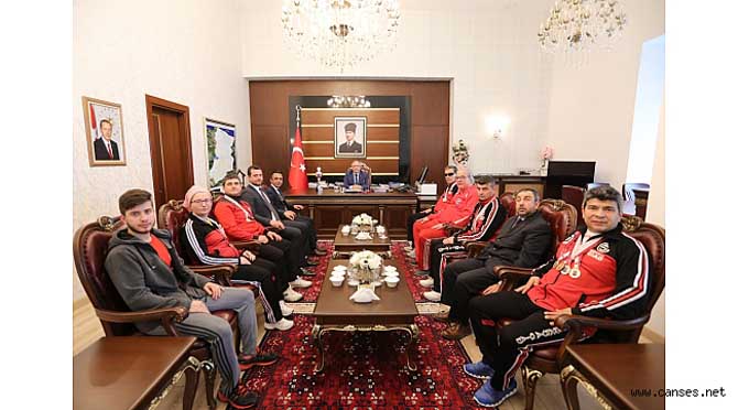 Vali Nayir Şampiyon Görme Engellileri Tebrik Etti