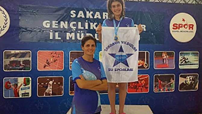 Yüzme Yarışları Nefesleri Kesti 