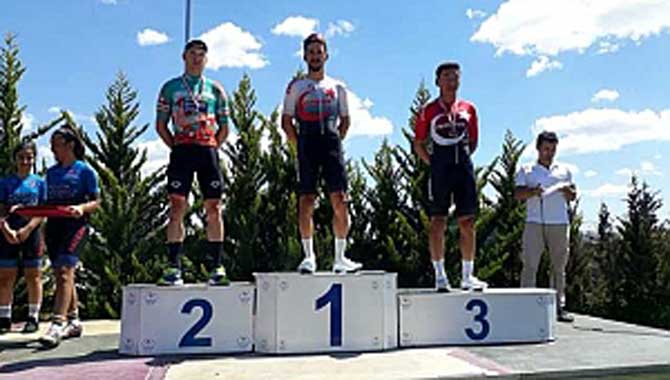 Büyükşehirli Sporcular Altın Madalyanın Sahibi