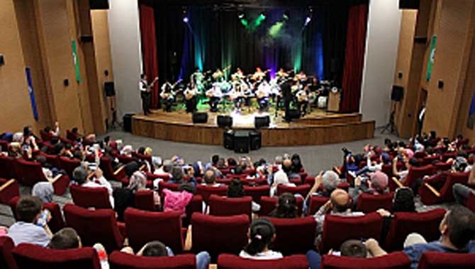 Çocuk Korosu Dinleyenlerden Tam Not Aldı