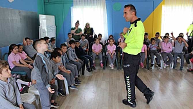 Çocukların Murat Ağabeyi Ferizli'de Öğrencilerle Buluştu