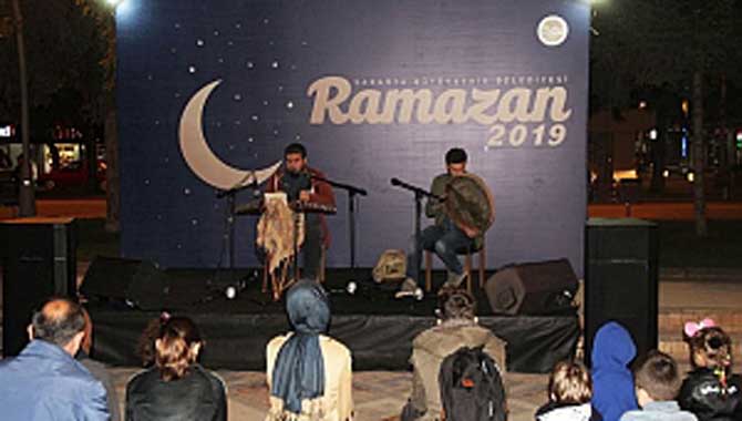 Dinleti ve Sohbet Dolu Ramazan Akşamı Yaşandı