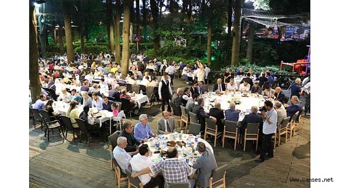 Gazeteciler iftarda buluştu