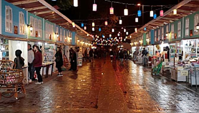 Geçmiş ve bugün arasında köprü ‘Kitap Sokağı’