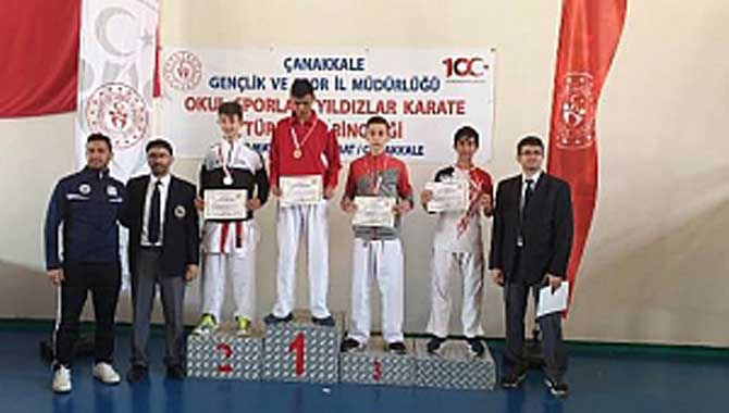 Karateciler Madalyaya Doymuyor