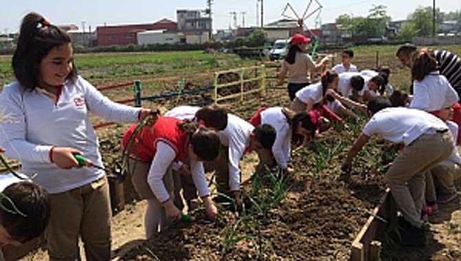 Küçük Çiftçilerden Anlamlı Yardım