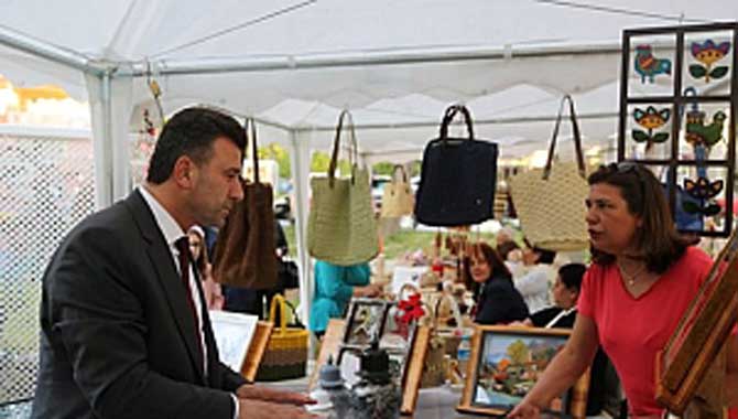 Sapanca Belediyesi'nin Kursiyerleri Hünerlerini Sergiledi