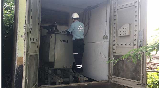 SEDAŞ Yıldırımın Yarattığı Hasarı Gidermek İçin Mücadele Verdi