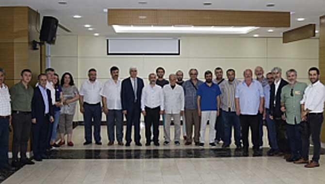 Rektör Savaşan Sakarya Basını ile İftarda Bir Araya Geldi