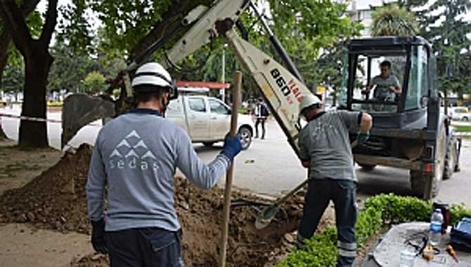  SEDAŞ Çark Caddesi Esnafı ve Bölgedeki Enerji Kullanıcıları İçin Seferber Oldu