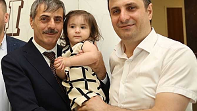 Serdivan Bayramda Kucaklaştı 