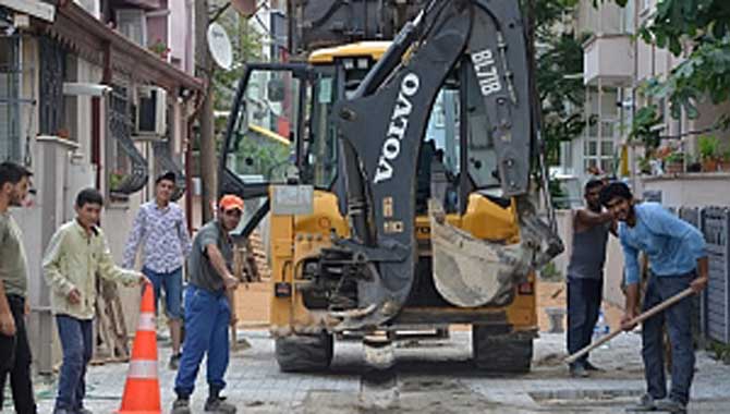SOKAK ARALARINDA ÇALIŞMALAR SÜRÜYOR