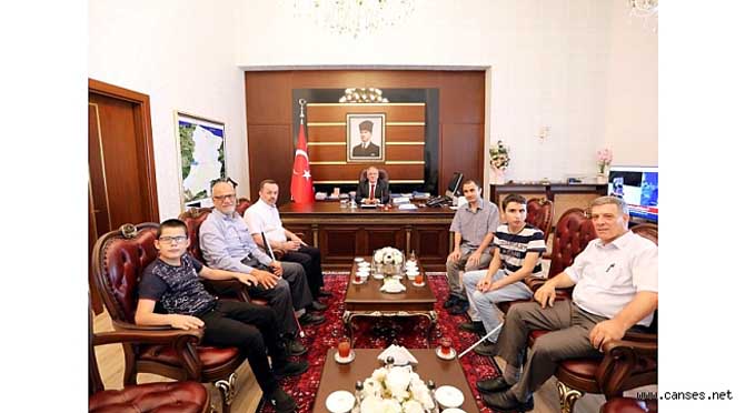 Anadolu Engelliler Dernek Yönetimi ve Öğrencilerden Vali Nayir’e Ziyaret