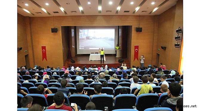 Arifiye ‘de Yaz Kuran Kursu öğrencilerine Trafik Eğitimi verildi.