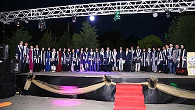 Fen Lisesinde YKS Sevinci 88 Öğrenci İlk Yirmibinde