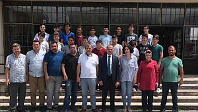 Başarının Adresi Adapazarı AİHL Fen ve Sosyal Bilimler Proje Okulu