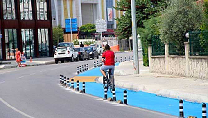 Bisiklet yolları standartlara uygun hale getirildi