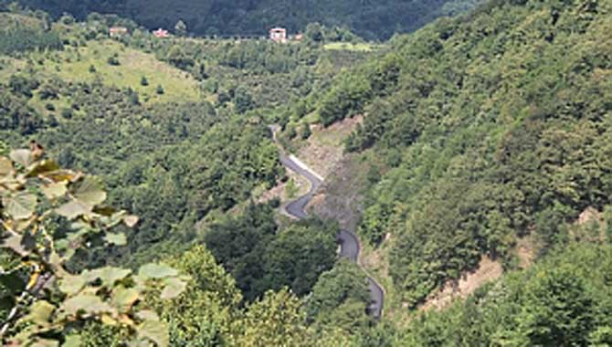 Hendek’ te iki mahalleye asfalt