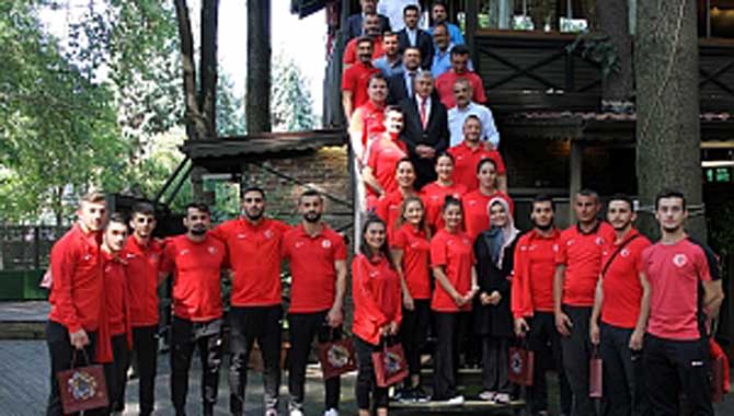 “Sakarya değerli sporcuların yetiştiği merkez olmaya devam edecek”