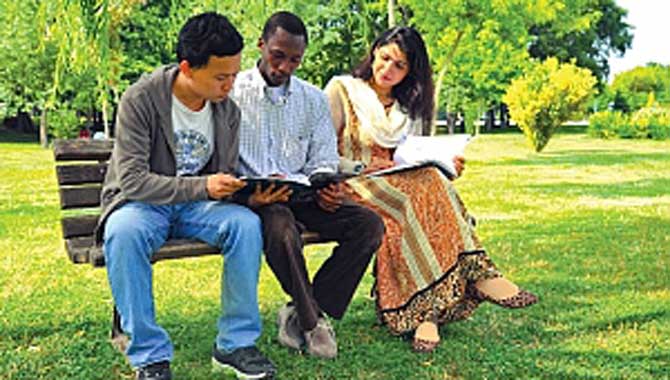 SAÜ Uluslararasılaşma Hamlelerini Devam Ettiriyor