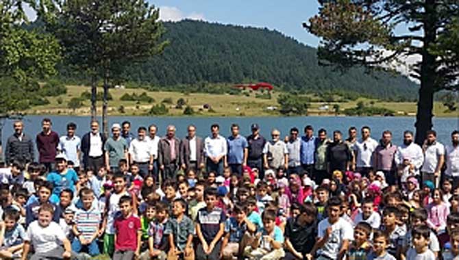 TARAKLI’DA YAZ KURA ’AN KURSUNA KATILANLAR KARAGÖL DE PİKNİK YAPTILAR