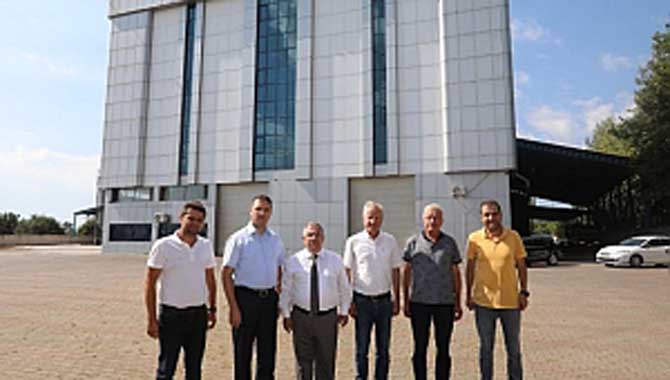 Vali Nayir Sarılar Fındık Fabrikasında İncelemelerde Bulundu