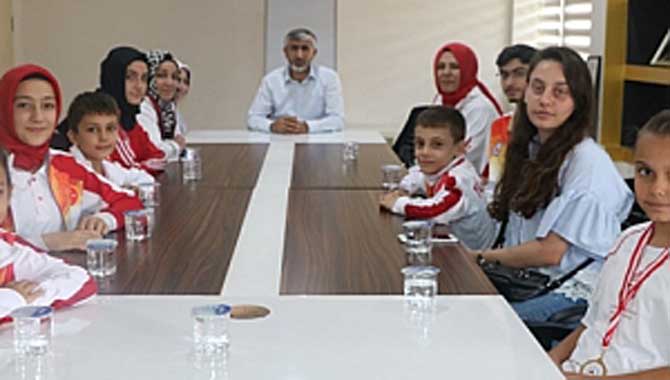 Arif Özsoy, Balkan Şampiyonlarını Ağırladı