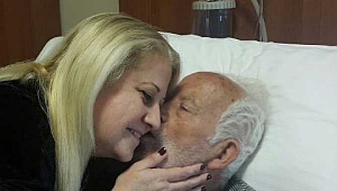 Gazeteci Hülya Sürücü babasını kaybetti