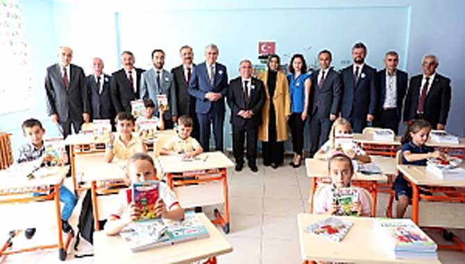 “Güçlü Türkiye’nin tohumları okullarda atılacak”