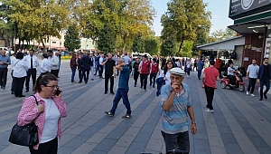 İstanbul Sallandı Sakarya Sokaklara Döküldü.