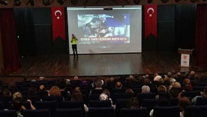 Öğretmenlere Trafik Eğitimi Verildi