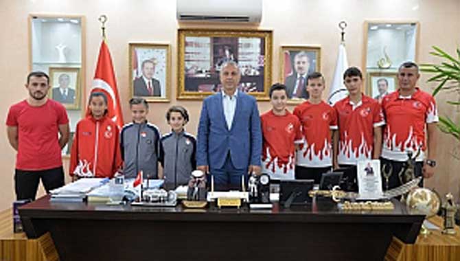 Şampiyonlara Ödül