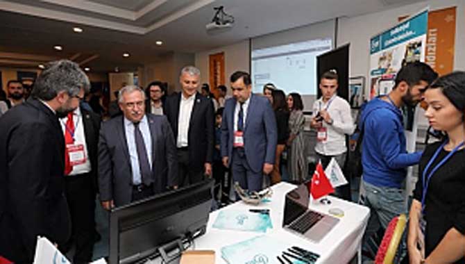 Vali Nayir Bilişim Zirvesi Sakarya Etkinliğine Katıldı