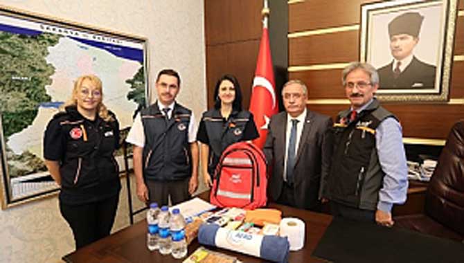 Vali Nayir‘e Afet ve Acil Durum Çantası Tanıtımı Yapıldı